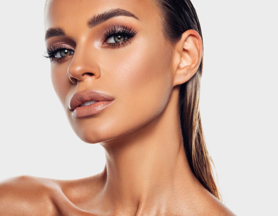 woman with a defined jawline