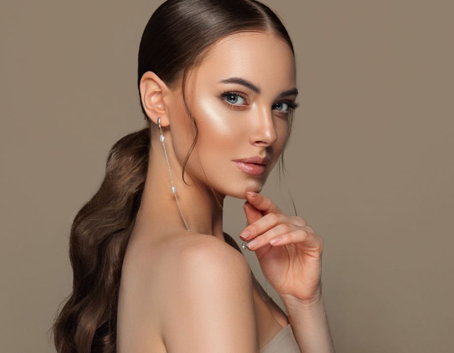 Woman touching her chin with her hand